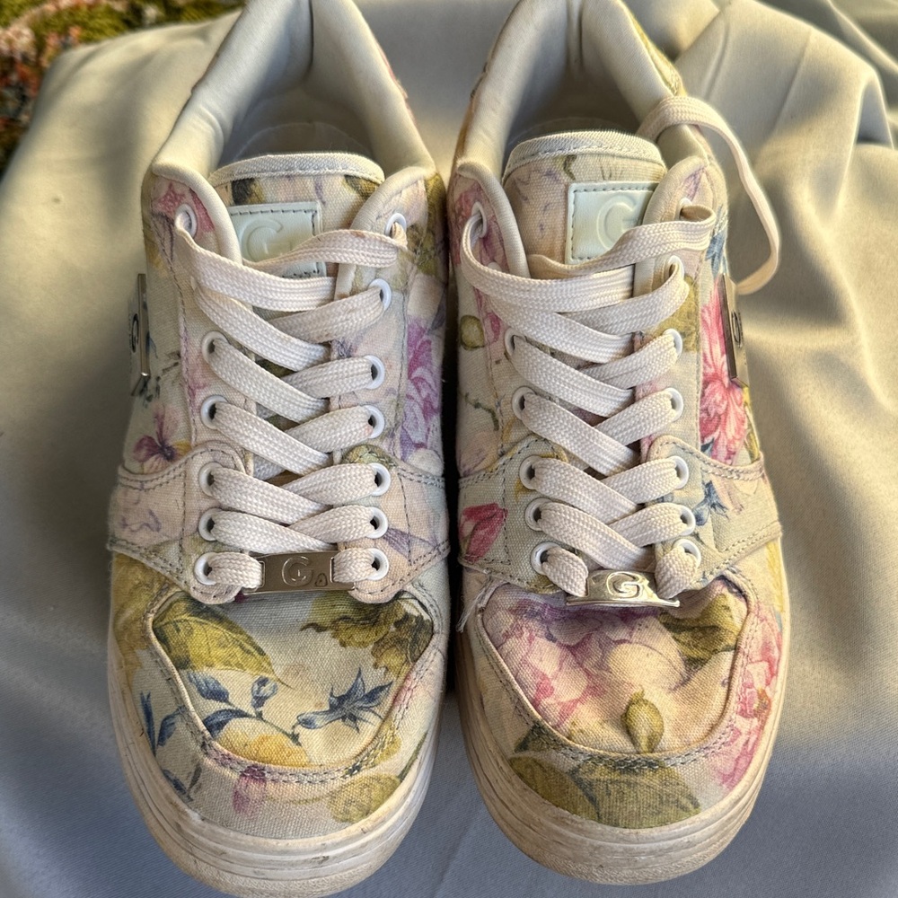 GBG Los Angeles Floral Canvas plateform sneakers